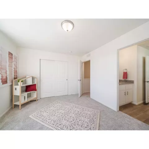22102 E 38th Pl, Aurora, CO 80019 photo 9