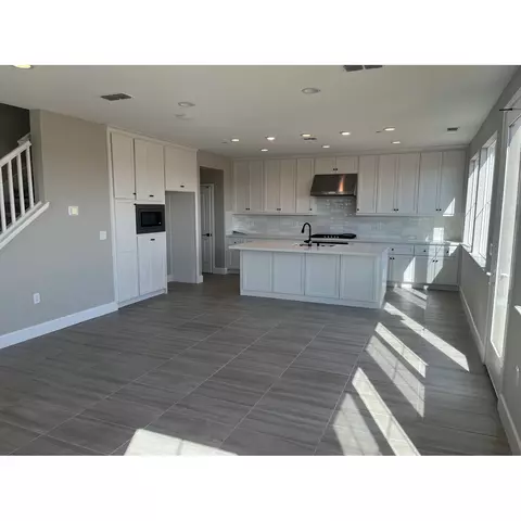 85 E Phelps Dr, Mountain House, CA 95391 photo 3
