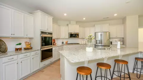 539 Torrens Dr, Gilbert, SC 29054 photo 2