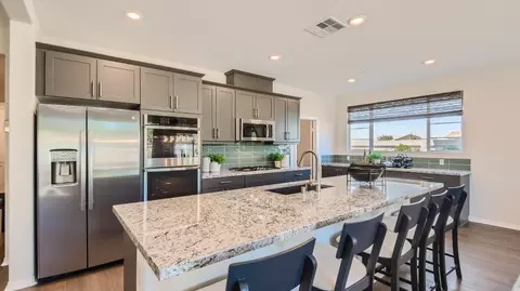 30357 Waterline Dr, Menifee, CA 92584 photo 2