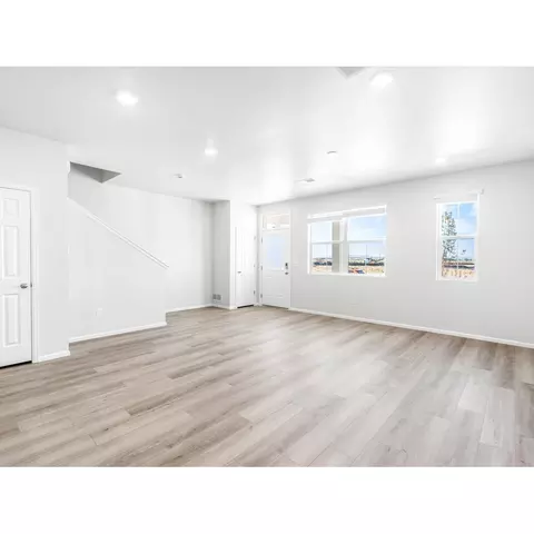 22351 E 7th Pl, Aurora, CO 80018 photo 4