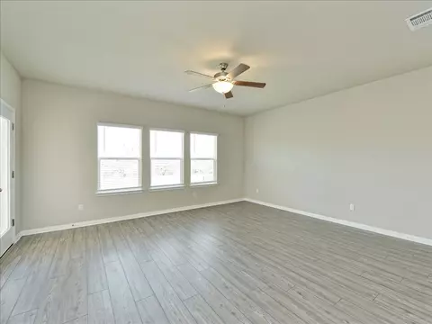1012 View Dr, Georgetown, TX 78628 photo 5