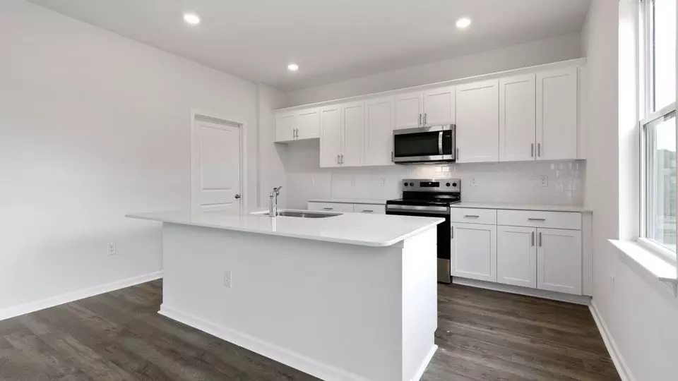 Kitchen - 2620 Delilah Dr, Winterville, NC 28590 photo 2 of 4