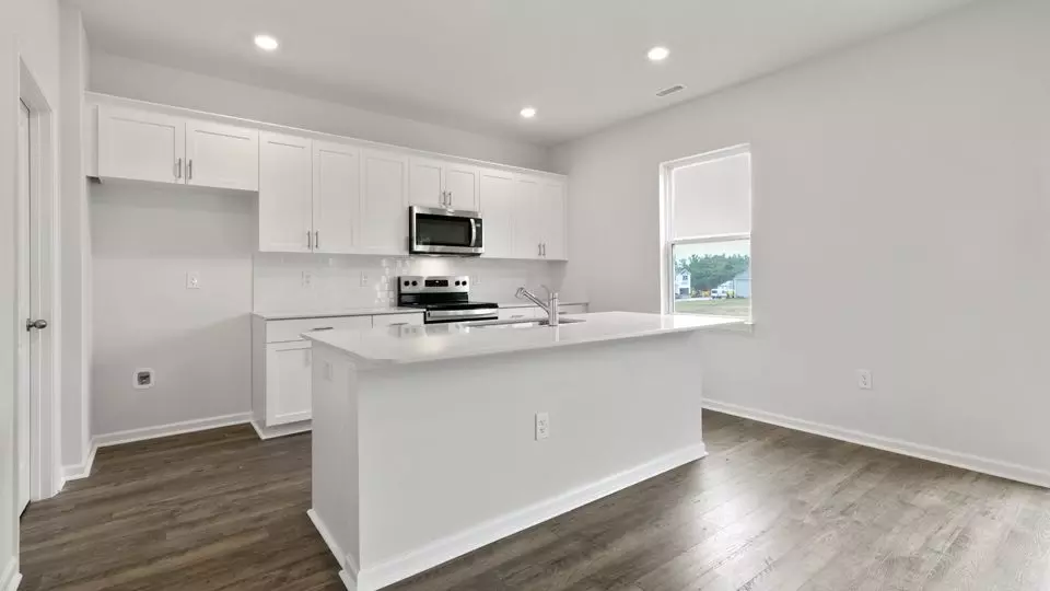 Kitchen - 2620 Delilah Dr, Winterville, NC 28590 photo 3 of 4
