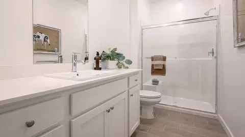 Bath - 7051 E Simpson Ave, Fresno, CA 93737 photo 4 of 4