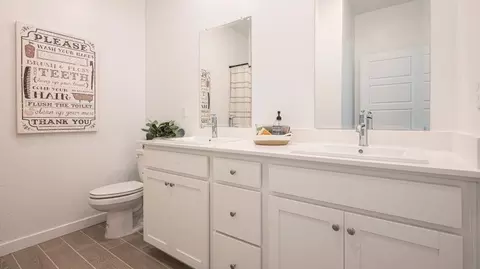Bath - 7051 E Simpson Ave, Fresno, CA 93737 photo 2 of 4