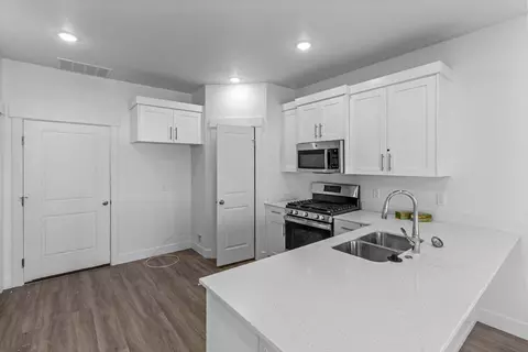 Kitchen - 1194 W 1870 S, Logan, UT 84321 photo 15 of 15