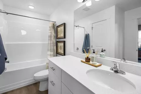 Bath - 1194 W 1870 S, Logan, UT 84321 photo 8 of 13