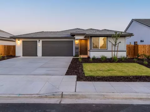 863 E Heidi Ave, Fowler, CA 93625