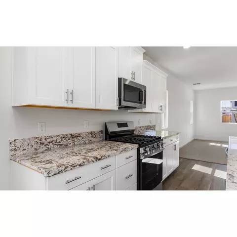 1402 W Clara Ave, Fowler, CA 93625 photo 6