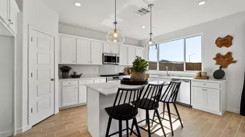 Kitchen - 1027 Summerset Ave, Clovis, CA 93619 photo 1 of 3