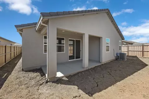 929 Stawell Dr, Patterson, CA 95363 photo 3