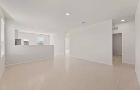 109 Innisfree Rd, Jarrell, TX 76537 photo 5