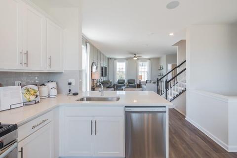 5047 Macdonough Pl, Frederick, MD 21703 photo 18