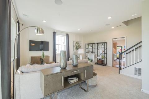 5047 Macdonough Pl, Frederick, MD 21703 photo 8