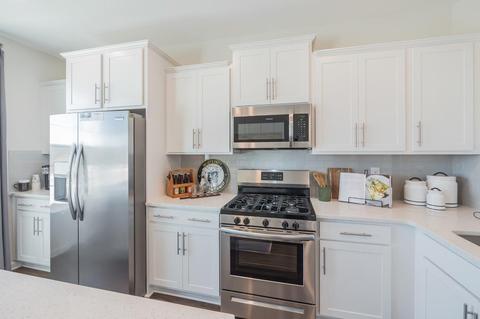 5047 Macdonough Pl, Frederick, MD 21703 photo 17