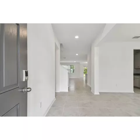 Entry Way - 5020 Bromeliad Ave, Wimauma, FL 33598 photo 1 of 5
