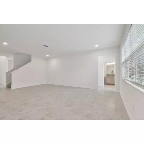 Living - 5020 Bromeliad Ave, Wimauma, FL 33598 photo 2 of 3