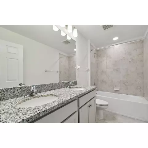 Bath - 5020 Bromeliad Ave, Wimauma, FL 33598 photo 5 of 8