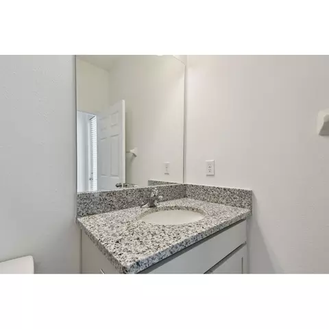 Bath - 5020 Bromeliad Ave, Wimauma, FL 33598 photo 2 of 8