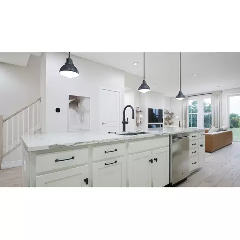 Kitchen - 42110 Picasso Sq, Ashburn, VA 20148 photo 6 of 7