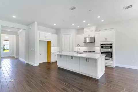 925 Tassleflower Trl, Saint Cloud, FL 34771