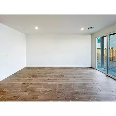 1091 Wildflower Dr, Madera, CA 93636 photo 4