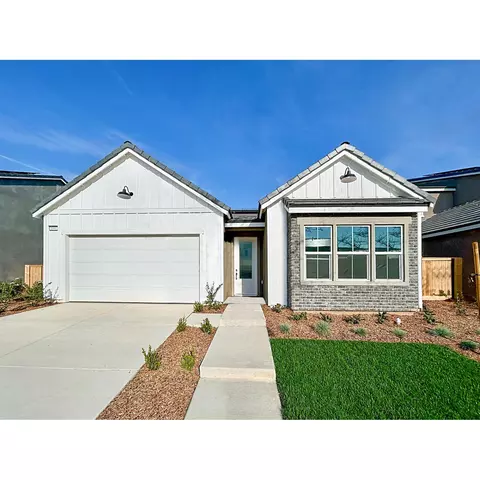 1091 Wildflower Dr, Madera, CA 93636 photo 1