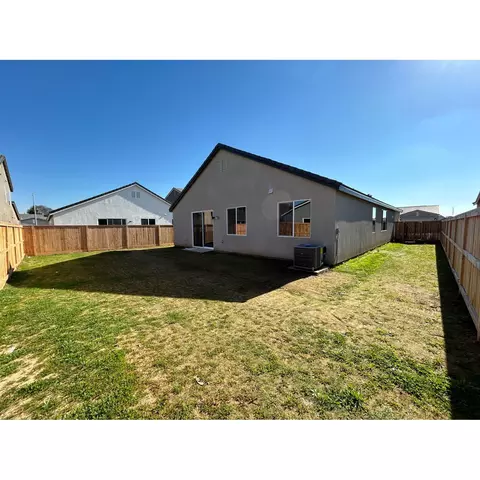 1329 Windmill Ave, Clovis, CA 93619 photo 7