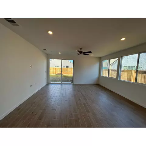 1329 Windmill Ave, Clovis, CA 93619 photo 4
