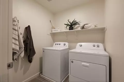 1025 E Cameron Ave, Visalia, CA 93292 photo 18