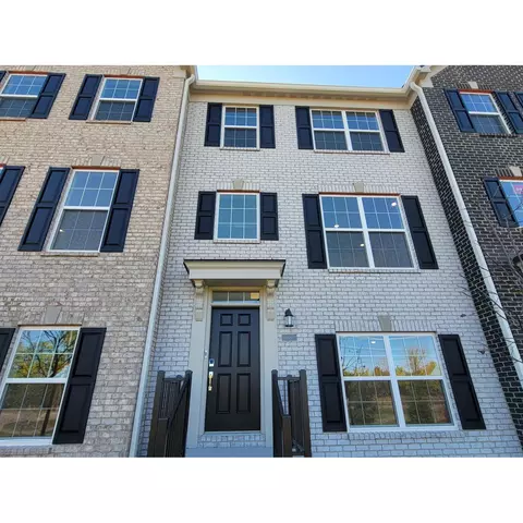 6680 Halsey St, Zionsville, IN 46077