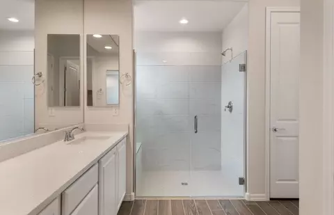 Bath - 26920 W Maple Dr, Buckeye, AZ 85396 photo 2 of 4