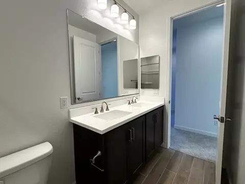 Bath - 25940 N 22nd Ln, Phoenix, AZ 85085 photo 6 of 11