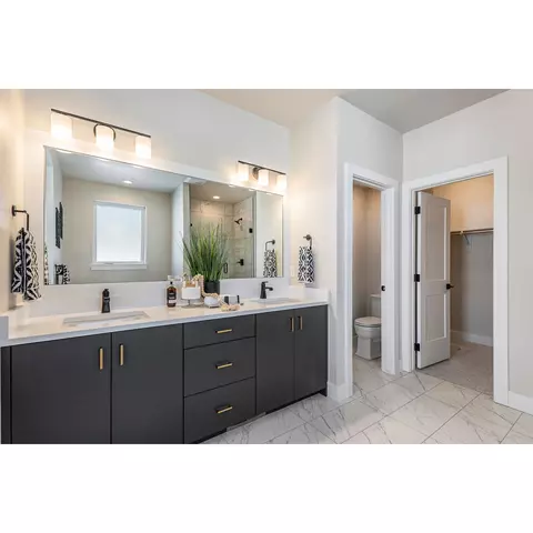 Bath - 480 Thompson Rd, Granby, CO 80446 photo 2 of 4