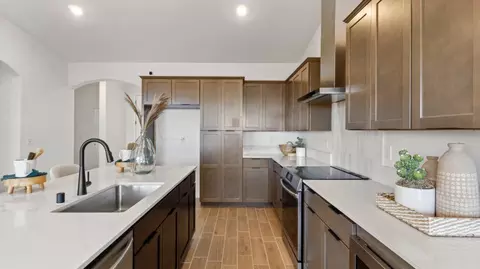 Kitchen - 1634 Mohave Rd S, Madera, CA 93636 photo 4 of 4