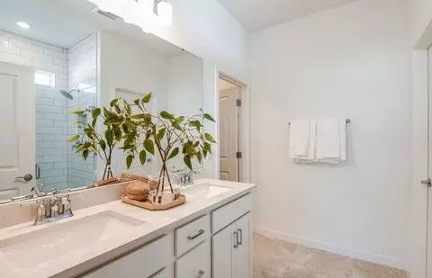 Bath - 9827 Crescent Moon Dr, Riverview, FL 33578 photo 1 of 2