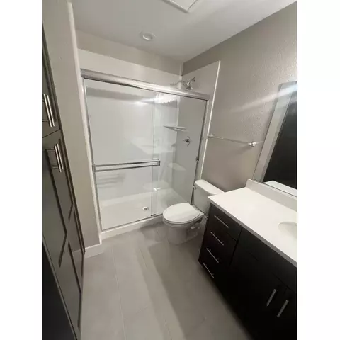 Bath - 2273 Paramount Ln, Manteca, CA 95337 photo 7 of 9