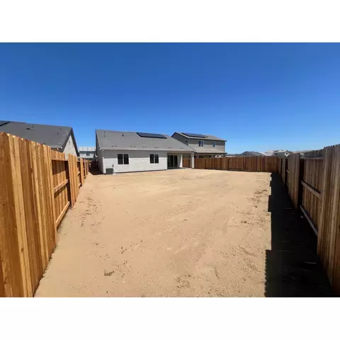 Exterior - 2273 Paramount Ln, Manteca, CA 95337 photo 4 of 7