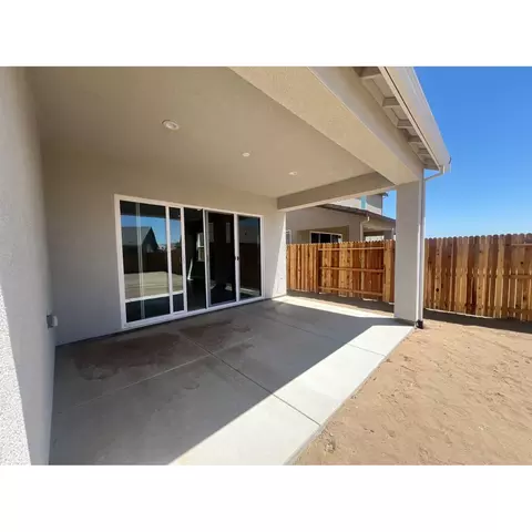 Exterior - 2273 Paramount Ln, Manteca, CA 95337 photo 5 of 7