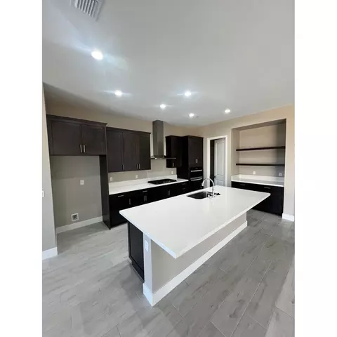 Kitchen - 2273 Paramount Ln, Manteca, CA 95337 photo 3 of 6