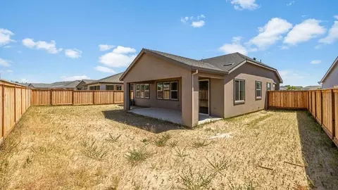 925 Heathridge St, Manteca, CA 95336 photo 3