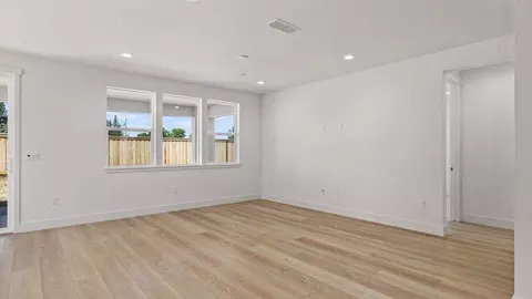 925 Heathridge St, Manteca, CA 95336 photo 14