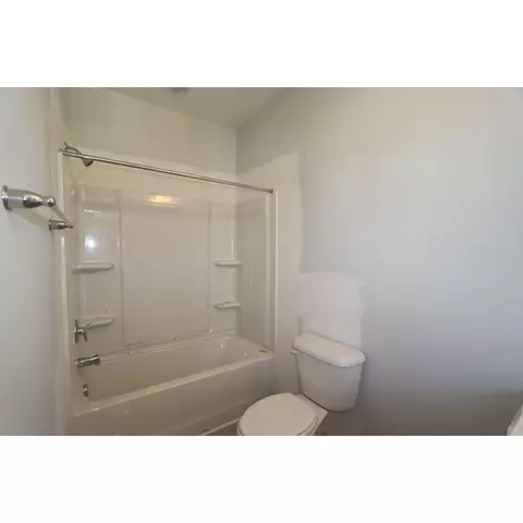 Bath - 1102 Harmony Trl, Durham, NC 27703 photo 4 of 18