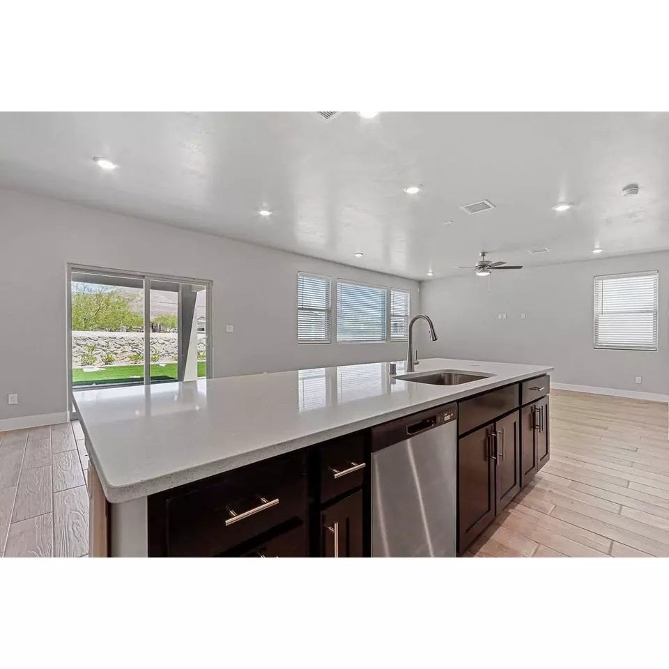 Kitchen - 2248 Rocky Ter, El Paso, TX 79911 photo 2 of 2