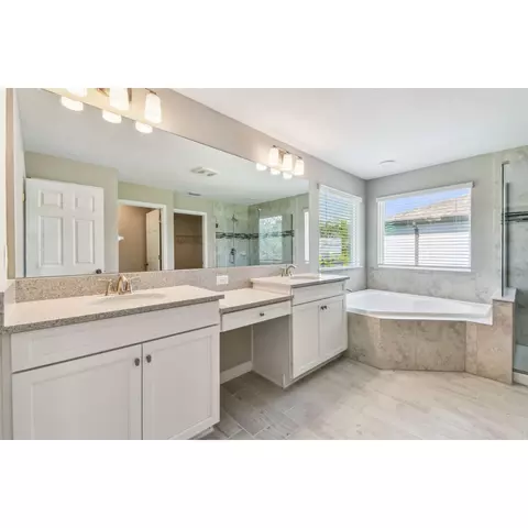 Bath - 5016 Bromeliad Ave, Wimauma, FL 33598 photo 1 of 8