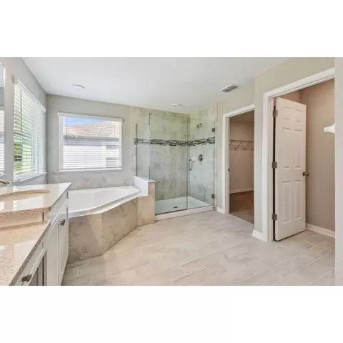 Bath - 5016 Bromeliad Ave, Wimauma, FL 33598 photo 8 of 8