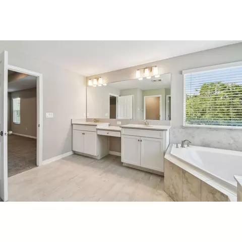 Bath - 5016 Bromeliad Ave, Wimauma, FL 33598 photo 7 of 8