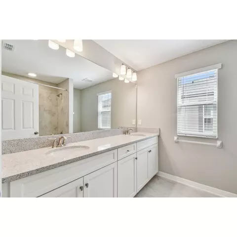 Bath - 5016 Bromeliad Ave, Wimauma, FL 33598 photo 5 of 8