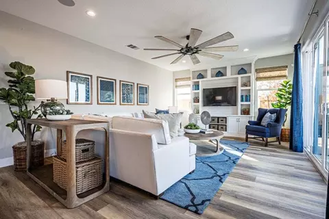 Living - 496 Thunder Rd S, Madera, CA 93636 photo 2 of 3
